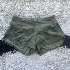 Lululemon speed up lined shorts 2.5” camo